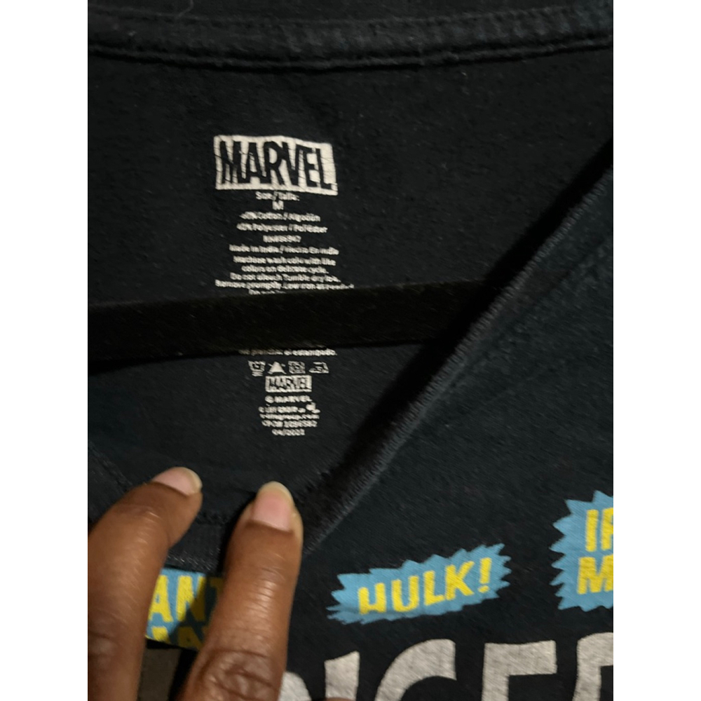 EUC Unisex Marvel The Avengers T-Shirt Black/Yellow Size M - Picture 4 of 5